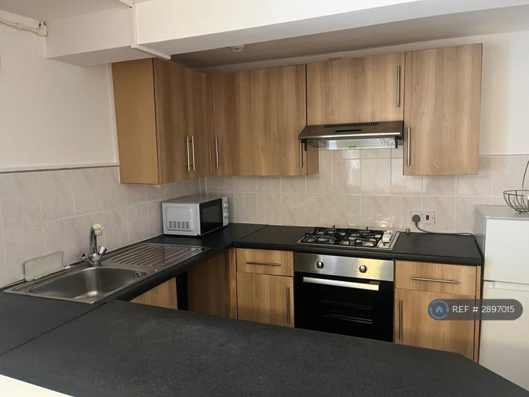 1 bedroom flat in York Place, Newport, NP20 (1 bed) (#2897015)
