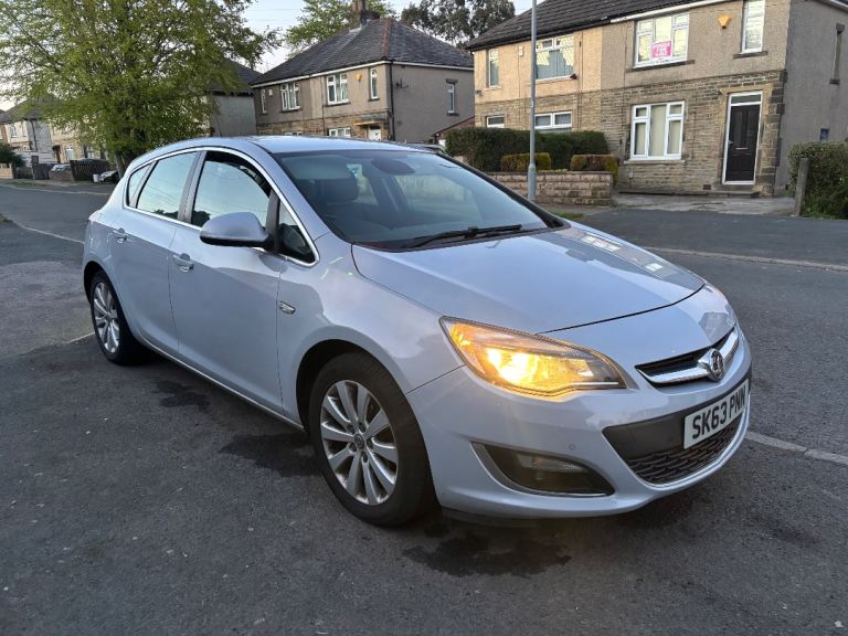 Vauxhall Astra Elite 2.0 CDTI 2013