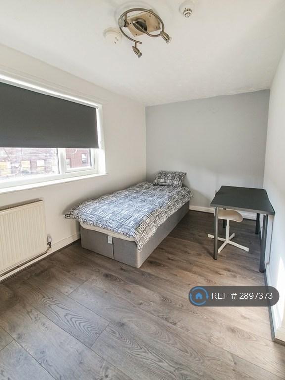 Studio flat in Mansfield Road, Nottingham, NG1 (#2897373)