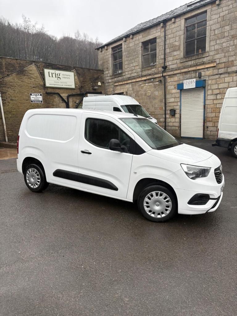 2020 Vauxhall Combo 2300 1.5 Turbo D 100ps H1 Sportive Van PANEL VAN Diesel Manual