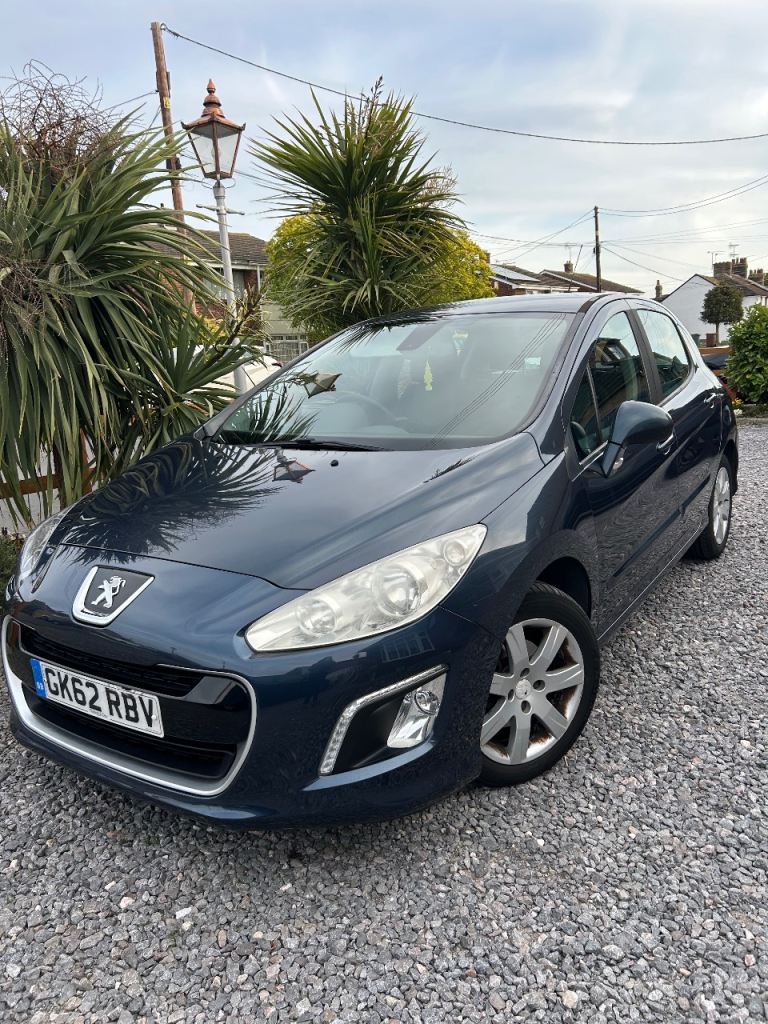 2013 Peugeot 308 met blue  1.6 diesel active