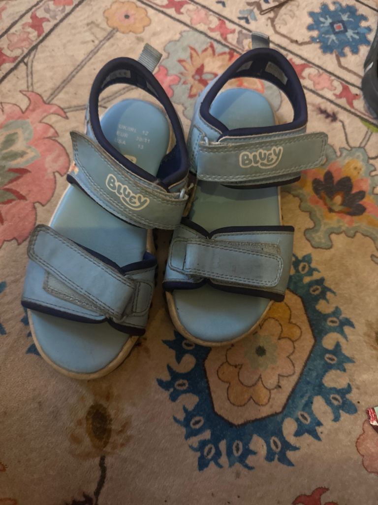 Kids sandals