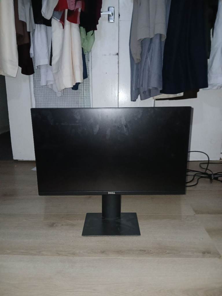 Dell Computer Monitor – Good Condition