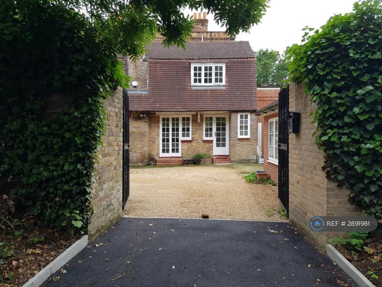 3 bedroom house in Datchet Road, Horton, SL3 (3 bed) (#2891981)