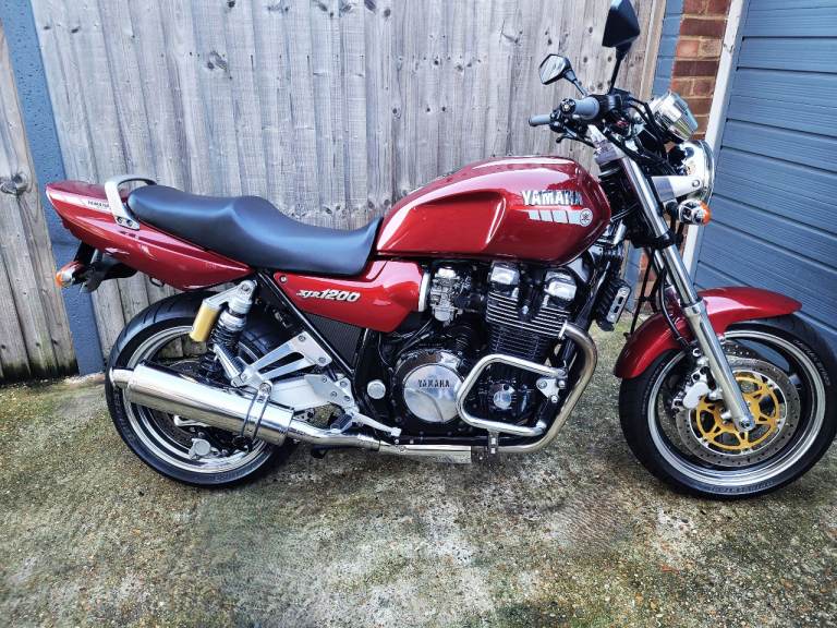 YAMAHA XJR 1200
