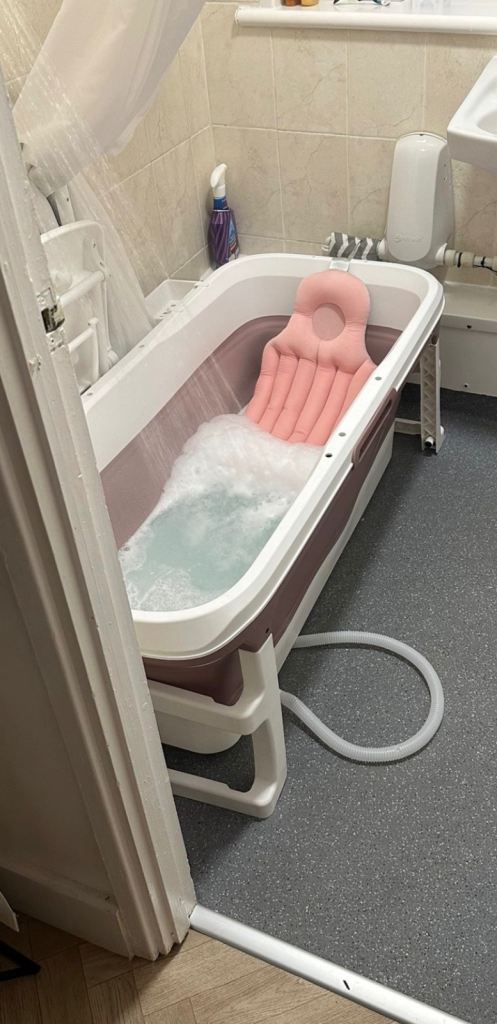 Pop up bath tub