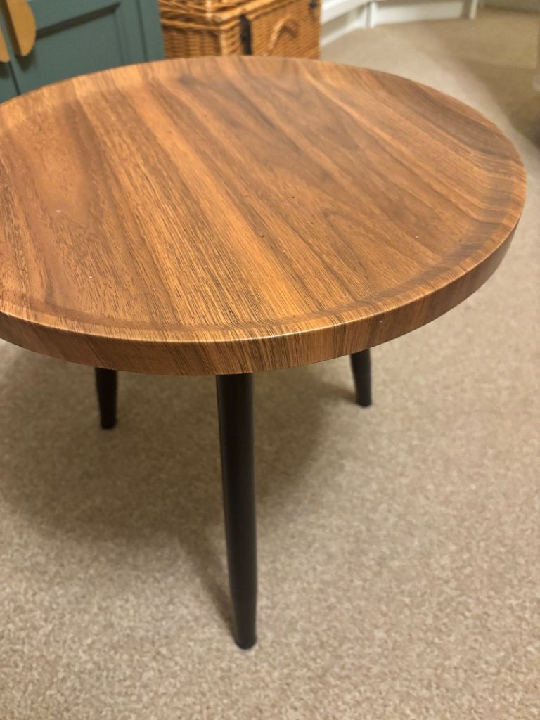 Stylish Wooden Coffee Table – Good Condition