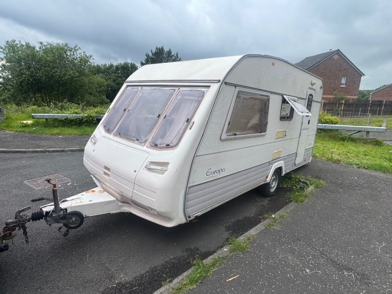 1998 Swift europa 4 berth caravan, comes with full awning & all accessories 
