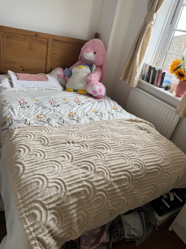 Double Room available for rent (Female)