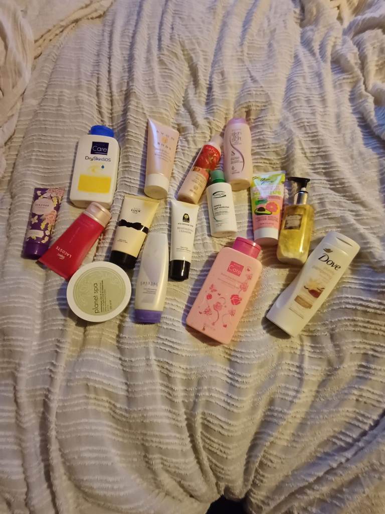 JOB LOT 15 BODY LOTIONS , HAND CREAMS
