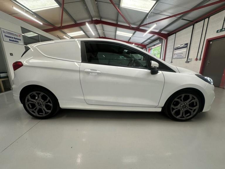 2021 71 FORD FIESTA VAN 1.0T ECOBOOST MHEV SPORT EURO 6 125 BHP * 59,724 * SPORT