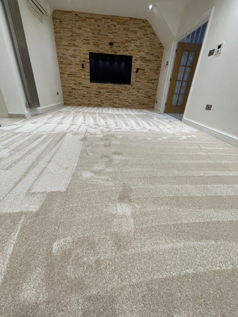 Carpet Fitter Service & Laminate Floor Fitters London - Over 20 Years Experience!