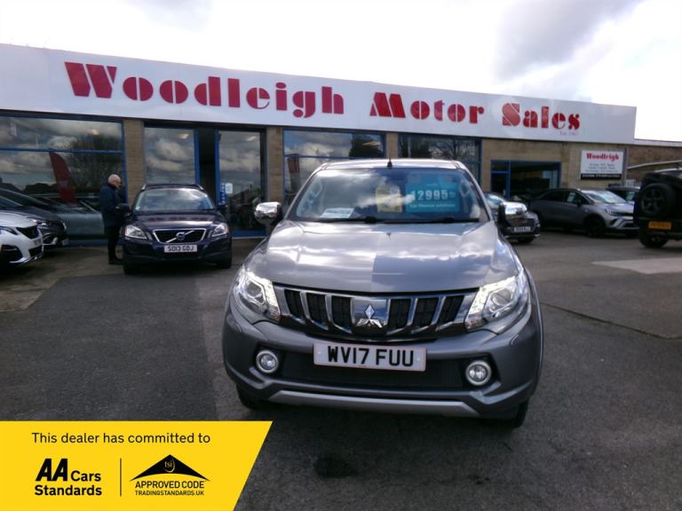 2017 Mitsubishi L200 2.4 DI-D DC Barbarian Pickup Double Cab 4dr Diesel Manual 4WD Euro 6 (178 p ...