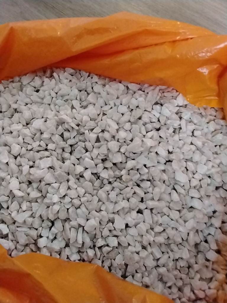 Gravel white eyones decorations fishtank and aquarium 