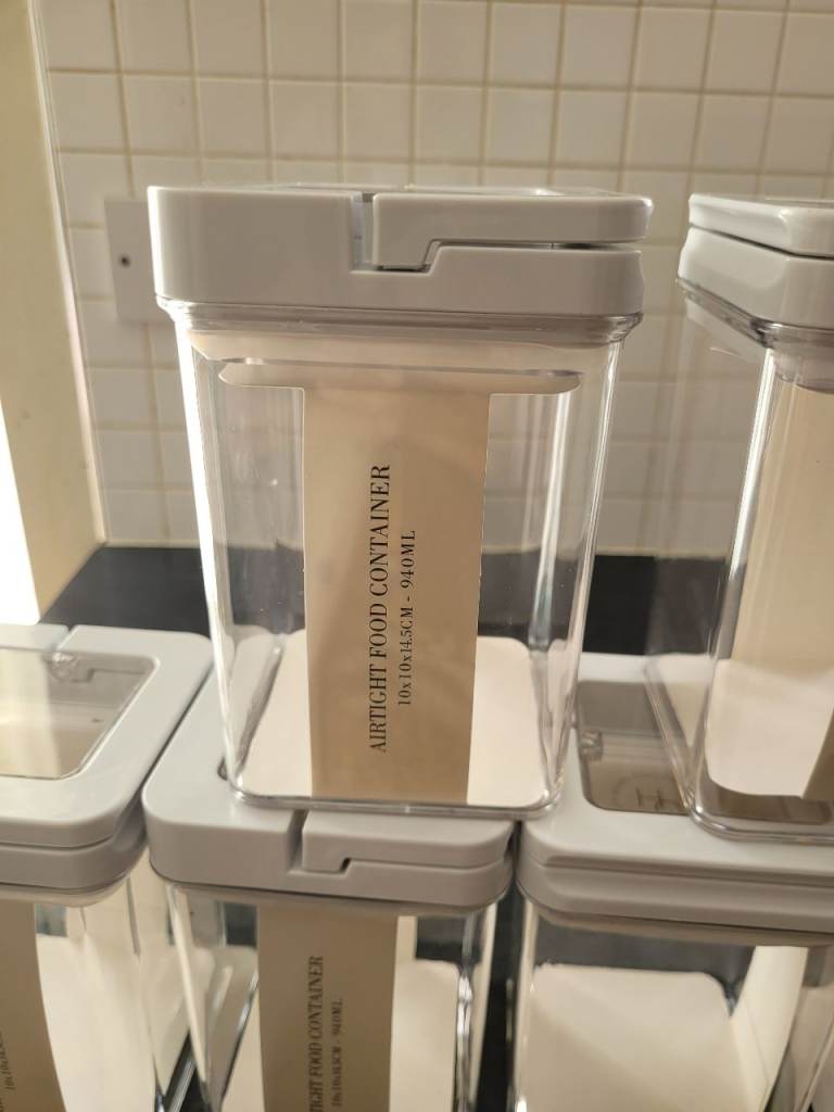 Airtight food containers 