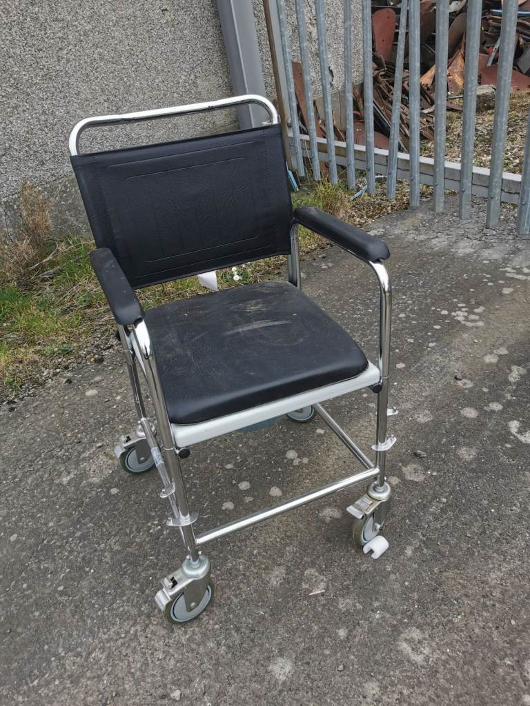 Commode with wheels 
