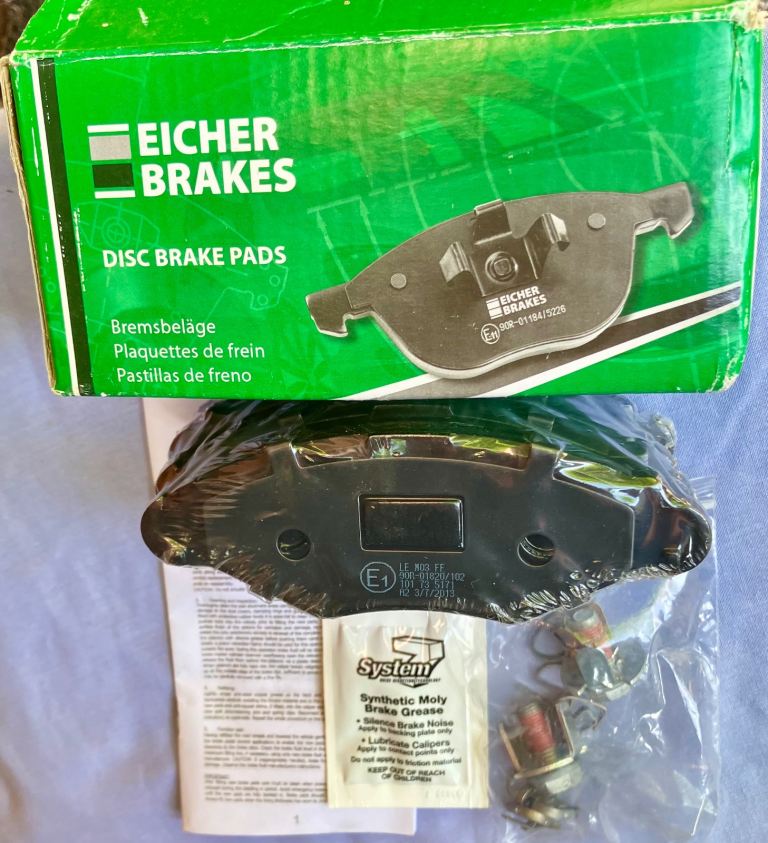 Peugeot 206 1.4 front brake pads New Sealed