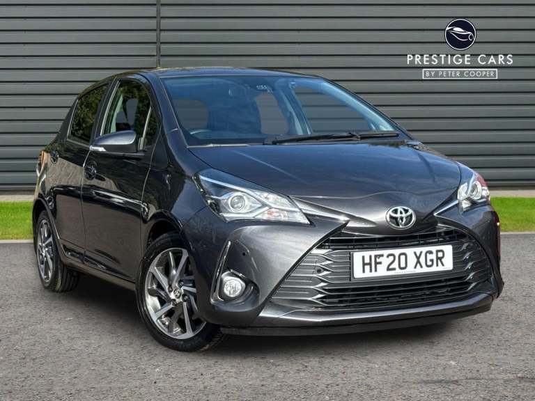 2020 Toyota Yaris 1.5 VVT-i Y20 Bi-tone CVT Euro 6 5dr HATCHBACK Petrol Automatic