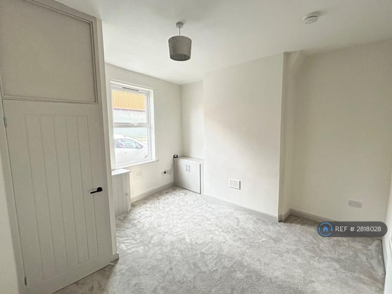 2 bedroom house in Lord Street, Ashton-Under-Lyne, OL6 (2 bed) (#2818028)