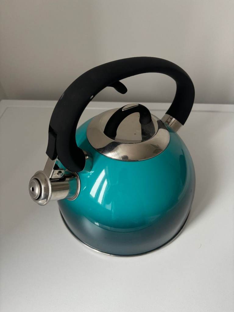 Teal Whistling Kettle with Soft-Touch Handle (New)