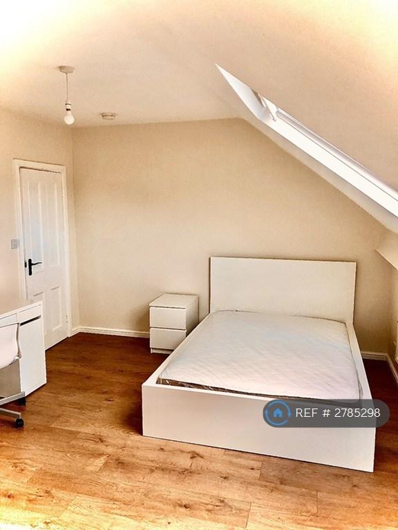 2 bedroom flat in Crookesmoor Road, Sheffield, S10 (2 bed) (#2785298)