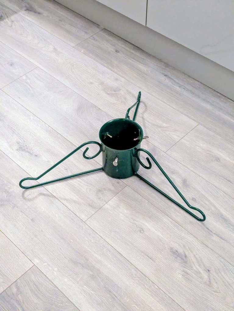 Green Metal Christmas Tree Stand