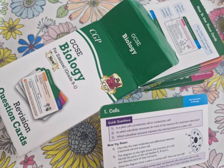 GCSE Revision edexcel Cards - Biology, Chemistry, Physics, Maths Higher