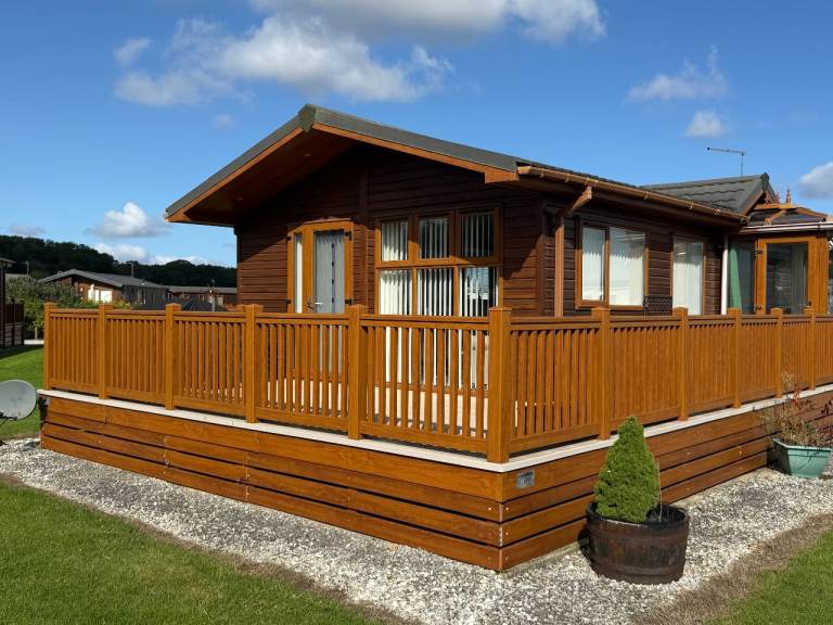 Holiday Lodge - Victory Versailles 40 x 16 - Burton Constable Holiday Park, East Yorkshire