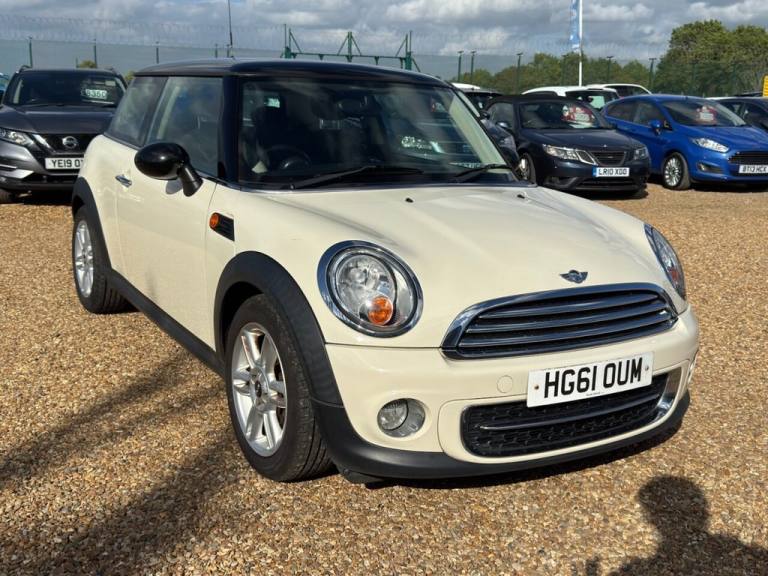 2011 MINI Hatch 2.0 Cooper D 3dr Auto HATCHBACK DIESEL Automatic