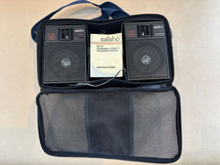 Vintage Saisho MS74 portable 2way speaker system with carry case