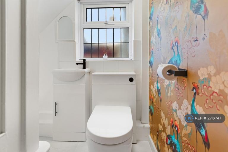 1 bedroom in Lullington Road, Salford, M6 (#2718747)