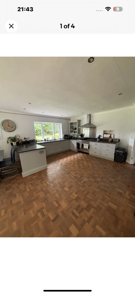 Parquet flooring 3sq m pack price is without courier costs 