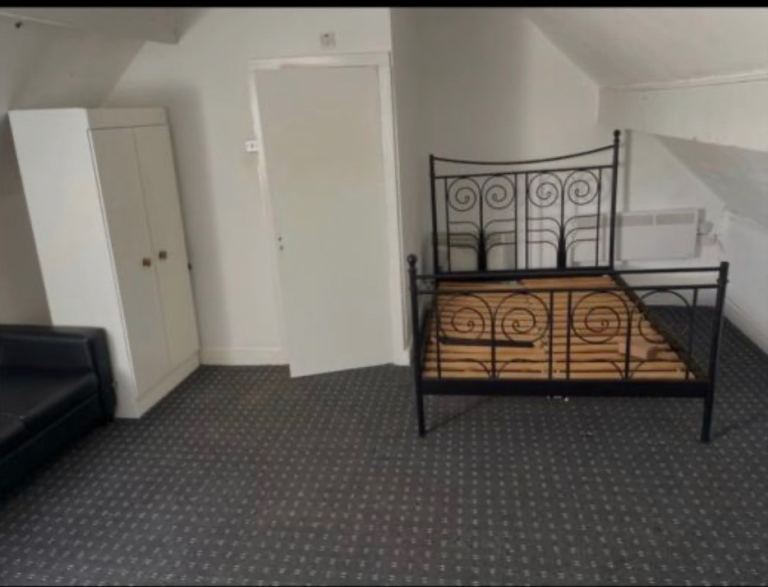 Studio flat Kingstanding Erdington great Barr bills included “”