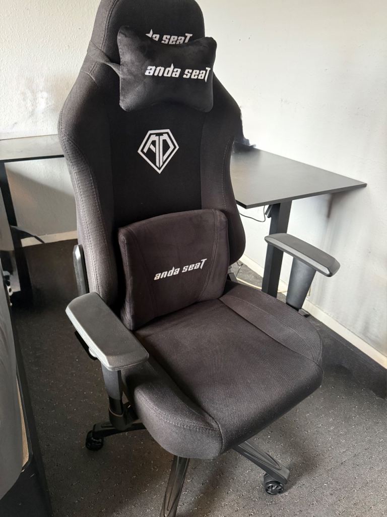 Anda Seat Gaming Office Chair - Black, Good Condition