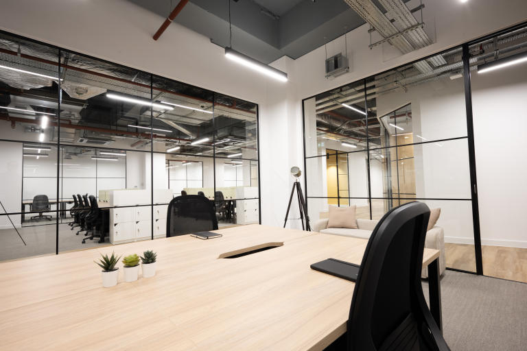Chatham - ME44HW \ Rent a Small Office