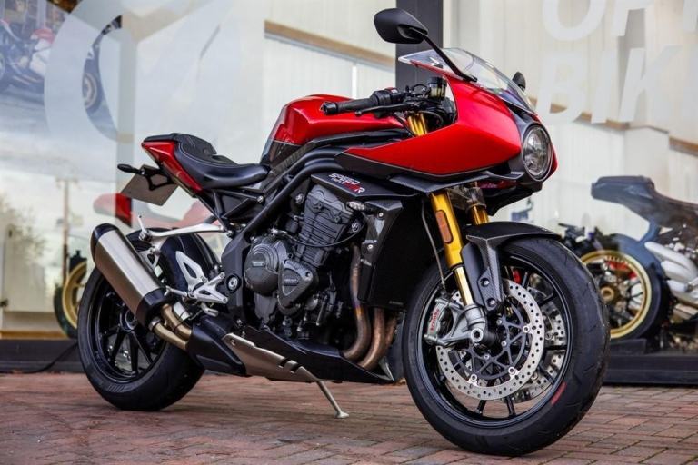 Triumph Speed Triple 1200 RR ! CARBON ! OHLINS ! STUNNING