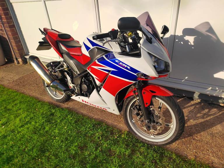 Honda CBR300R 