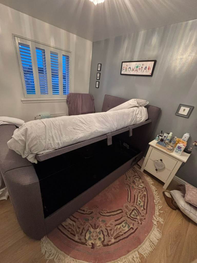 Doubled bed Ottoman with TV