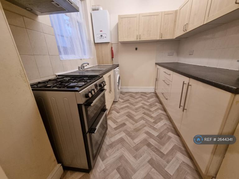 4 bedroom house in Sylvan Avenue, London, N22 (4 bed) (#2644341)