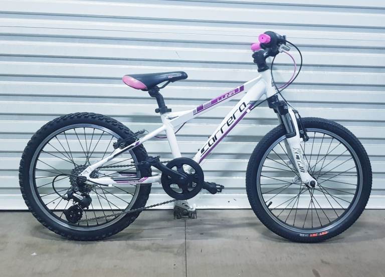 Carrera Luna girls 20 inch wheels mountain bike.