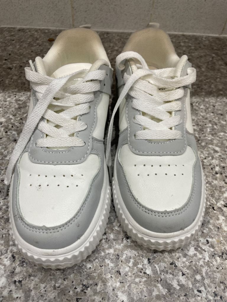 Ladies trainers 