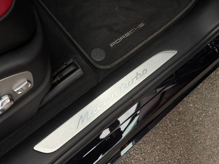 2017 67 PORSCHE MACAN 3.6T V6 TURBO SUV 5DR PETROL PDK 4WD EURO 6 (S/S) (400 PS)