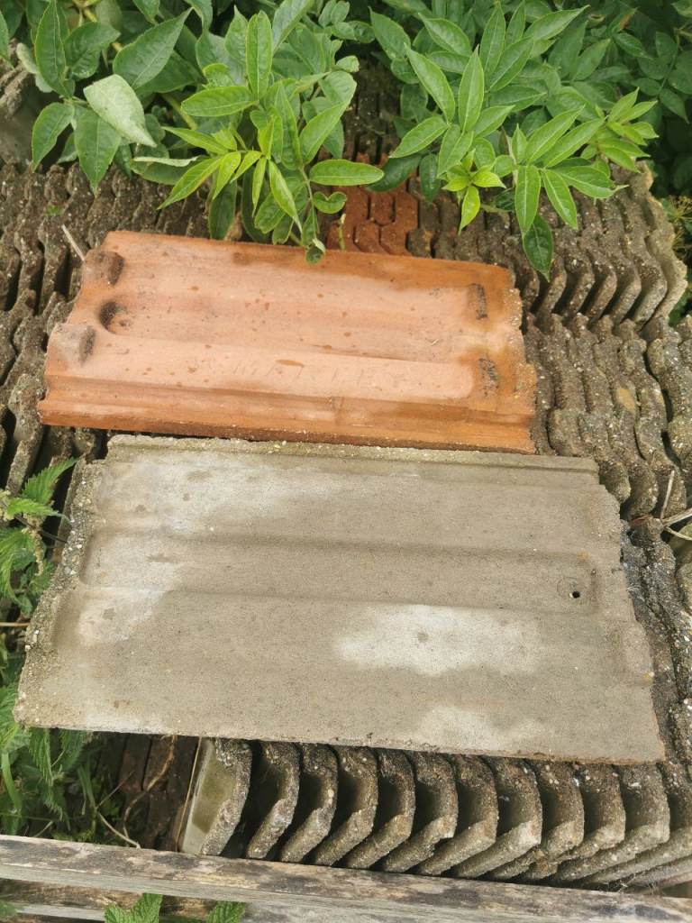 500 Concrete Marley Interlocking concrete Roof Tiles. 