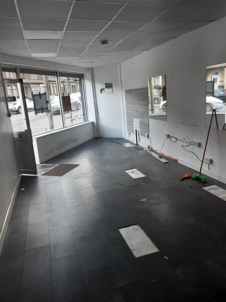 Shop to let on toller lane bd9