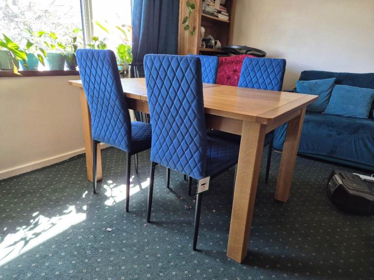 Solid Oak Extending Dining Table & 4 Chairs - Immaculate - Rugby