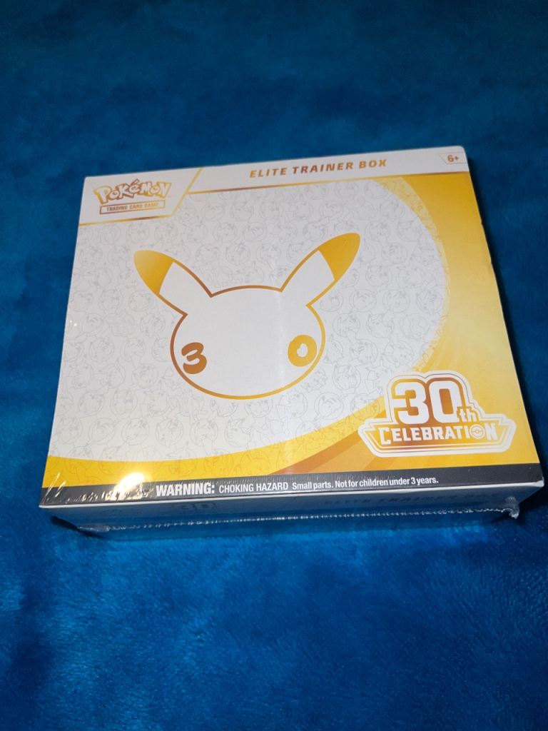 Pokémon Trading Card Game (TCG): 30th Celebration Elite Trainer Box
