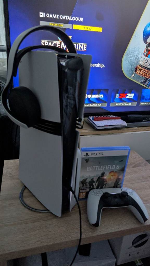Sony PlayStation 5 pro + disc drive & Battlefield (Headphones sold separately)