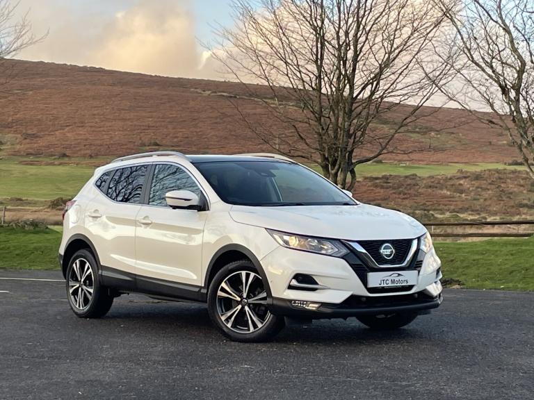 NISSAN QASHQAI 1.5 dCi 115 N-Connecta 5dr Man, diesel, white + great value SUV