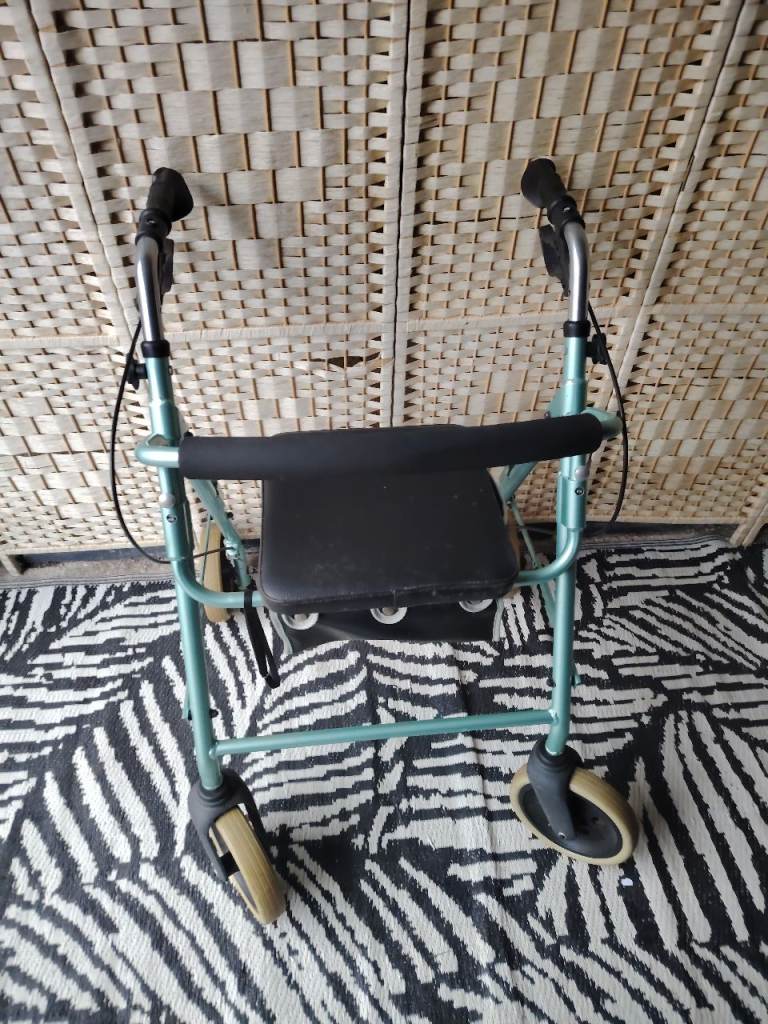 4 wheel rotary mobility walker 