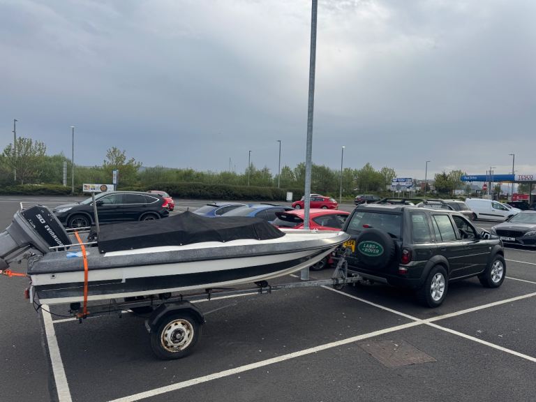Dateline Bikini Speedboat/ Skiboat 50hp and trailer 